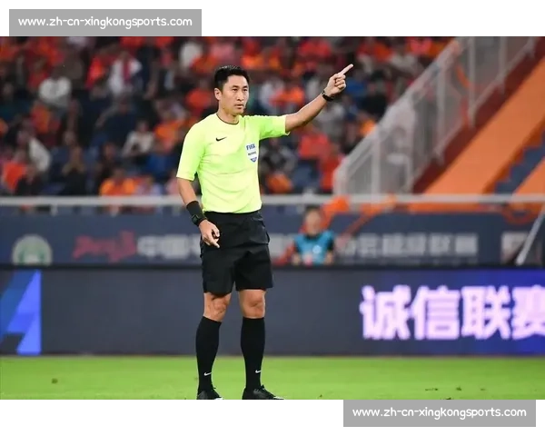 马宁世俱杯强硬执法：阻止违规换人引发教练组围堵