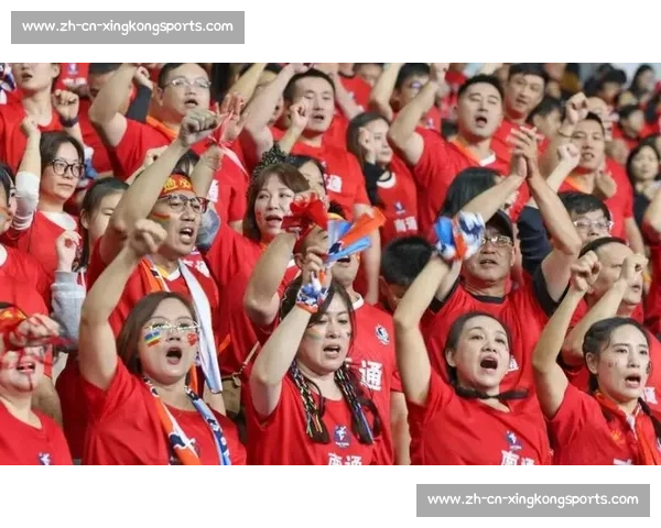 苏超球迷赛后 “最帅捡垃圾” 人走场净成文明标杆 苏超球迷赛后 “最帅捡垃圾” 人走场净成文明标杆